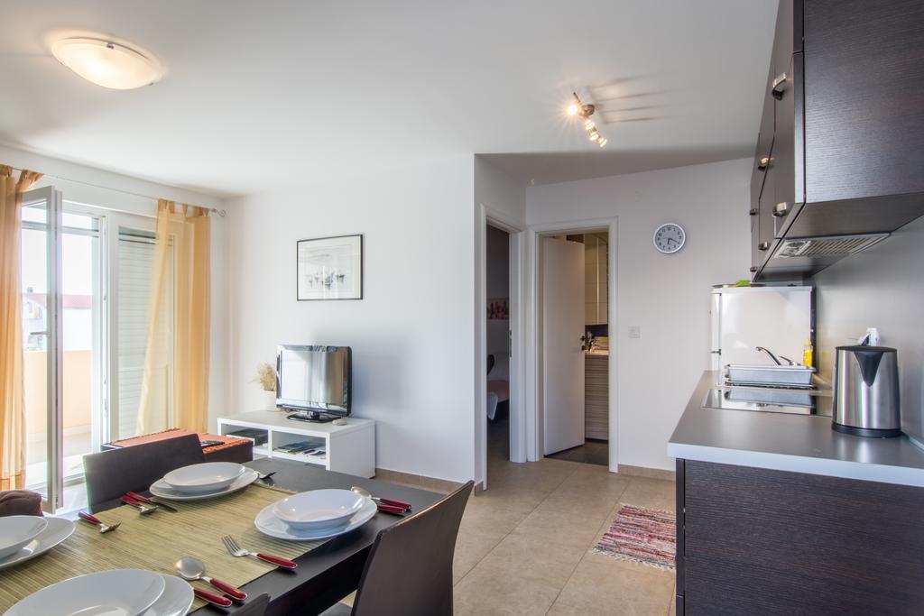 Apartments Domuzin Biograd Na Moru Bagian luar foto