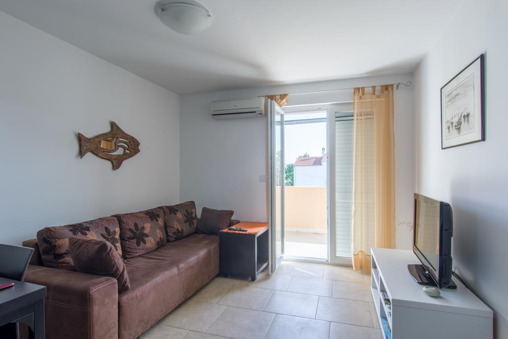 Apartments Domuzin Biograd Na Moru Bagian luar foto
