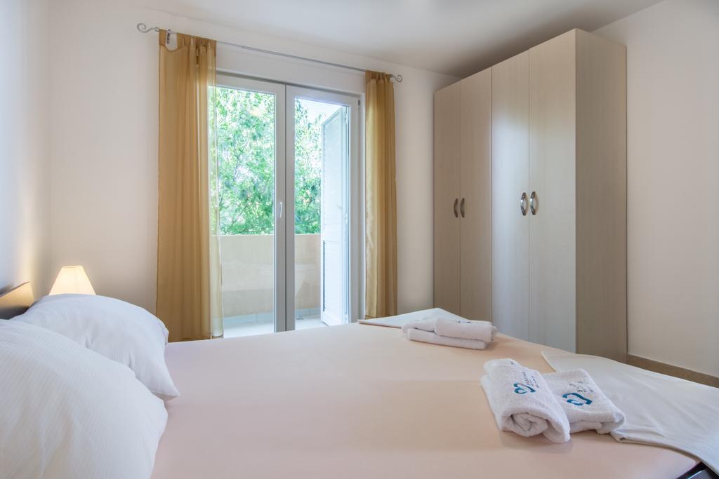 Apartments Domuzin Biograd Na Moru Bagian luar foto