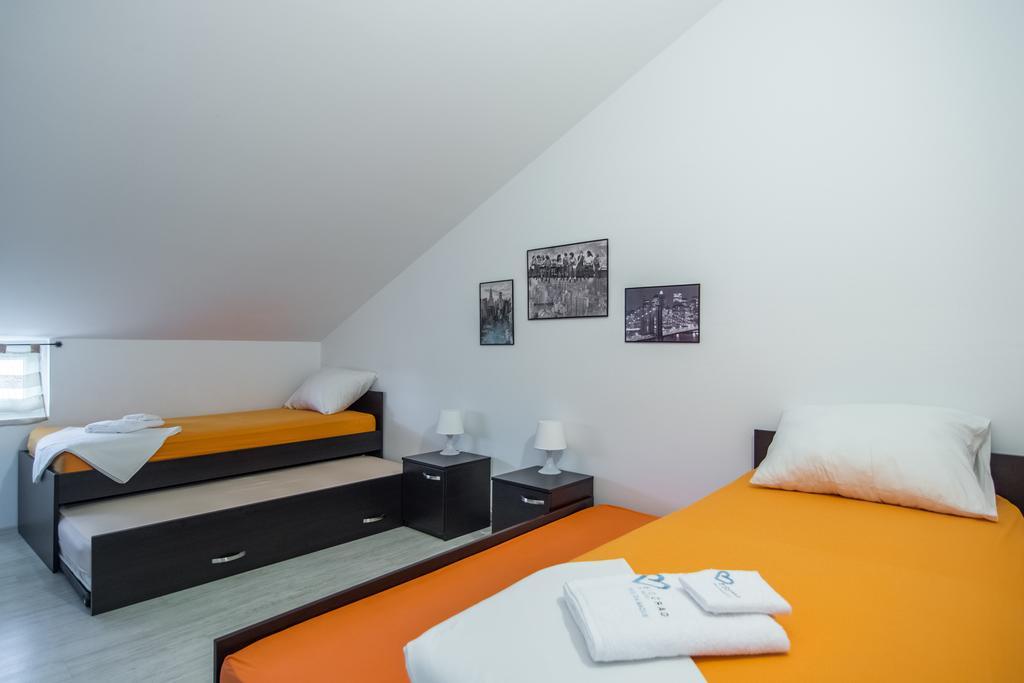 Apartments Domuzin Biograd Na Moru Bagian luar foto