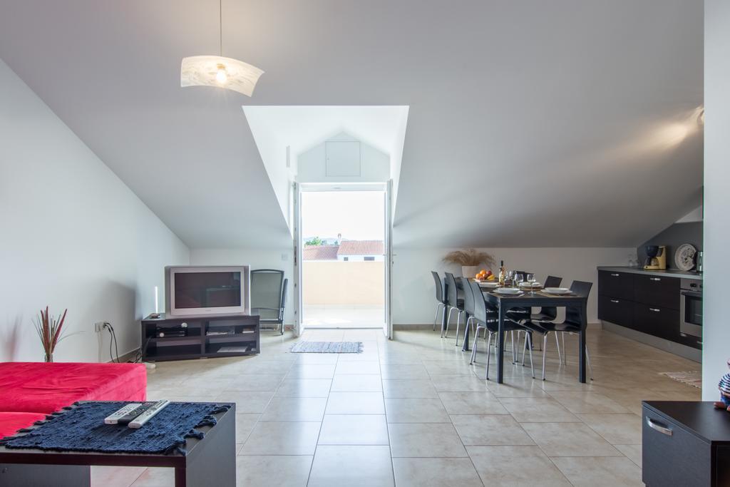 Apartments Domuzin Biograd Na Moru Bagian luar foto